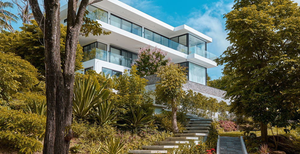 Casa Alma - Sleek modern tropical holiday villa